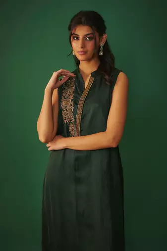 Emerald green kurta pant set with copper gold embroidery