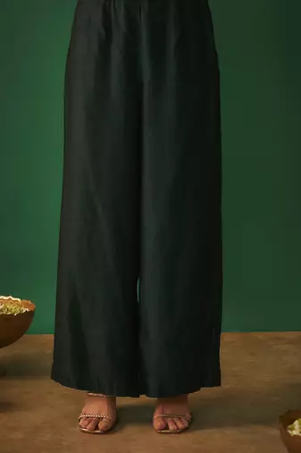 Emerald green kurta pant set with copper gold embroidery