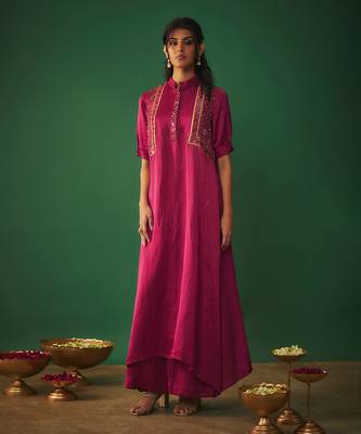 Magenta pink mirror embroidered kurta and pants set 1