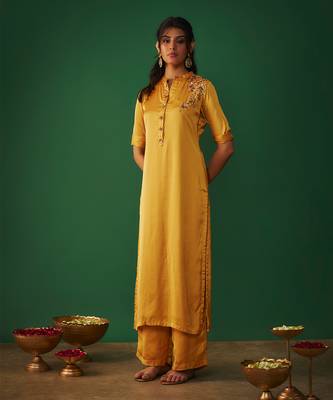 Mustard yellow mukaish embrodiered kurta and pants set 2