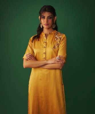 Mustard yellow mukaish embrodiered kurta and pants set 3