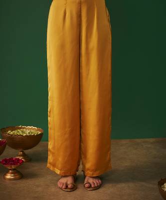 Mustard yellow mukaish embrodiered kurta and pants set 4
