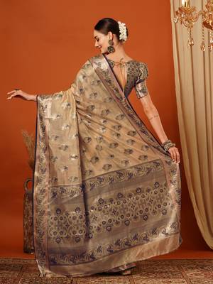 Beige Jaccaurd Oraganza Silk Bollywood  Saree With Blouse 3