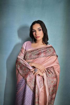 Peach Beautiful Cotton Blend Weaving & Floral Print Border saree With Blouse 3