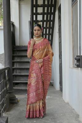 Yellow Soft Tussar silk Saree With Traditional Temple Printed Border And Printed Pallu With Blouse For Women 2