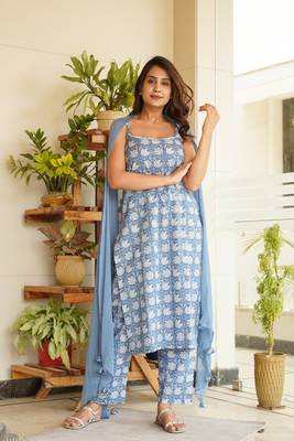 Blue floral strap cotton kurta set 4