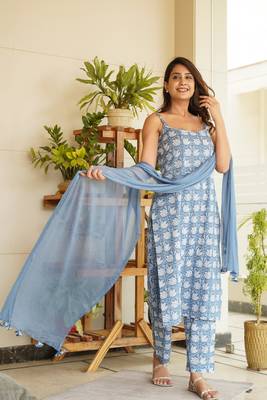 Blue floral strap cotton kurta set 5