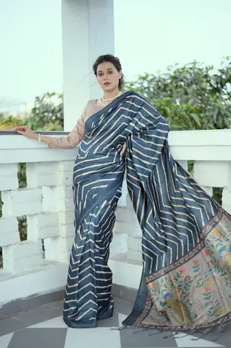 Tussar Silk Saree With Beautiful Leriya Print And Zari Border With Kalamkari Pallu And Tassels