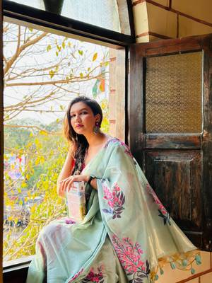 Sea Green Soft Cotton Blend Saree With Zari Weaving Pallu & Border With Blouse 2