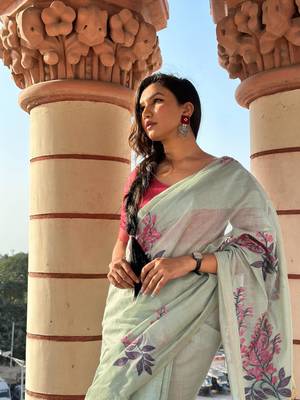 Sea Green Soft Cotton Blend Saree With Zari Weaving Pallu & Border With Blouse 3