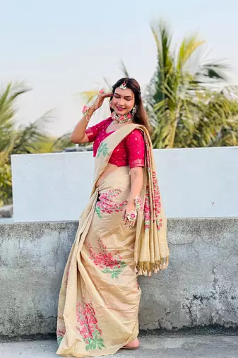 Cream Soft Cotton Blend Saree With Zari Weaving Pallu & Border With Blouse