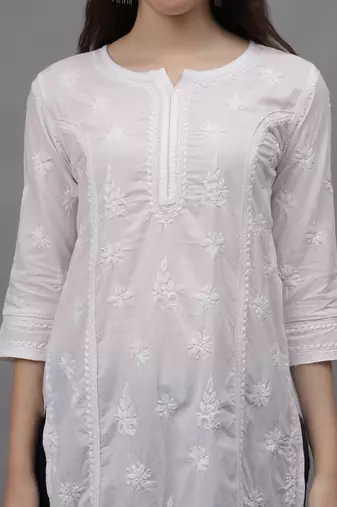White cotton lucknowi chikankari kurta