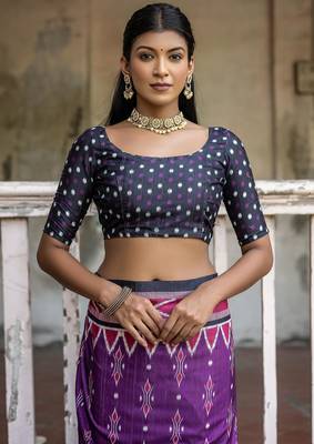 Soft Tussar Silk Saree With Temple Border And Unique Ikkat Printed Contrast Pallu And Contrast Blouse Piece 5