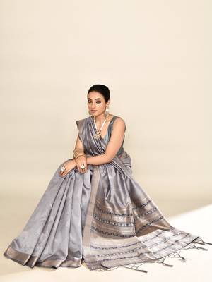 Elora soft silk leaf printed baluchari weaving saree (grey) 6
