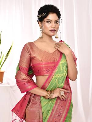 Elora soft silk banarasi woven chex weaving saree (green) 5