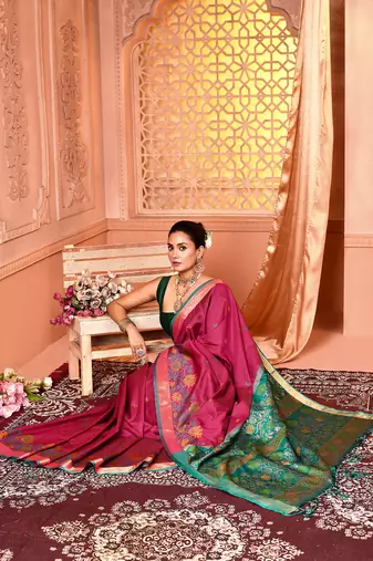 Elora pure banarasi weaving silk saree (magenta)