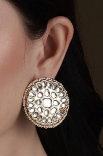 Sunehra stud earring