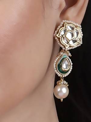 Zaitooni drop earring 1