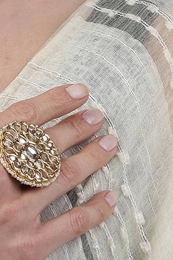 Sunehri ring