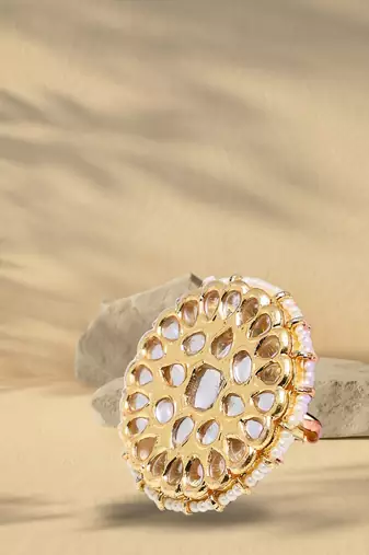 Sunehri ring