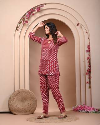 Maroon cotton block print night suit for women - comfortable sleepwear 1