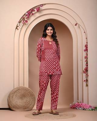 Maroon cotton block print night suit for women - comfortable sleepwear 2