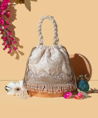 Off white chaand bucket bag 1