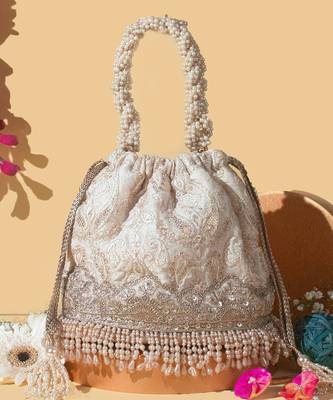 Off white chaand bucket bag 2