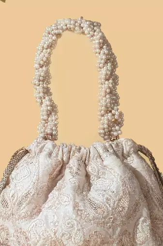 Off white chaand bucket bag