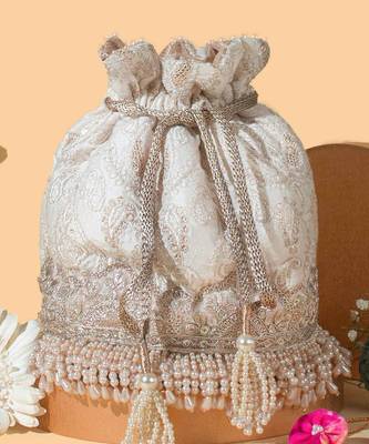 Off white chaand potli bag 2