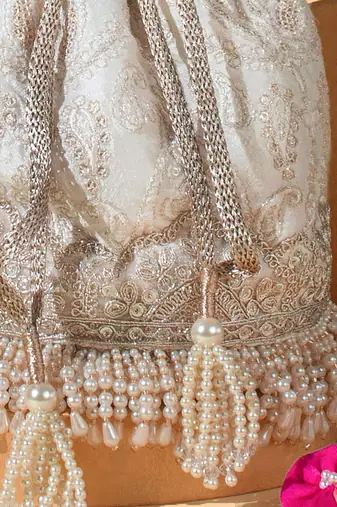 Off white chaand potli bag