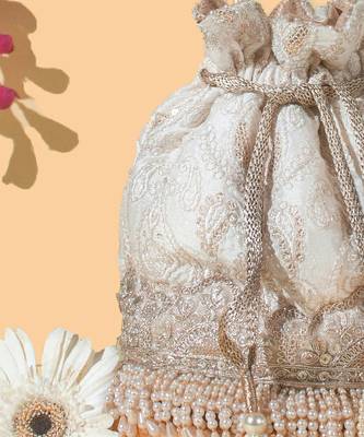 Off white chaand potli bag 5