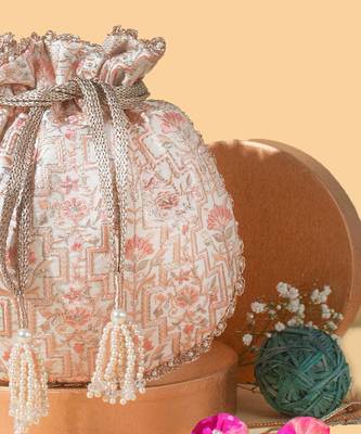 Off white mogra scallop potli bag 4