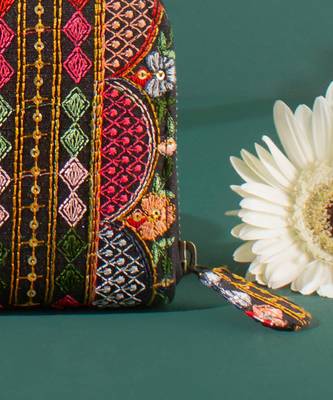 Black rafia embroidered wallet 2