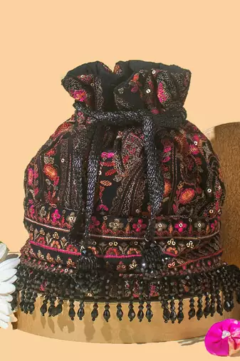 Black rumi potli bag