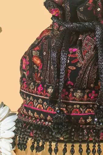 Black rumi potli bag
