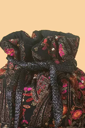 Black rumi potli bag