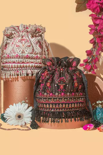 Off white rumi potli bag