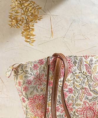Multi color ivy floral embroidered tote bag 2