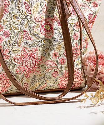 Multi color ivy floral embroidered tote bag 3