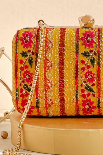 Mustard zuri box clutch