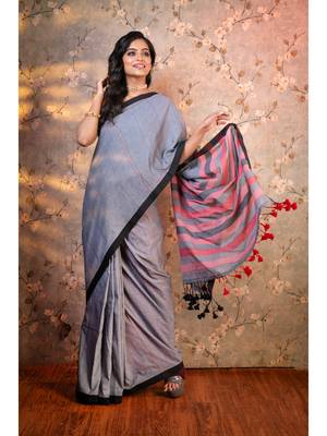 Grey handloom cotton saree with multicolor pallu with running blouse piece 1