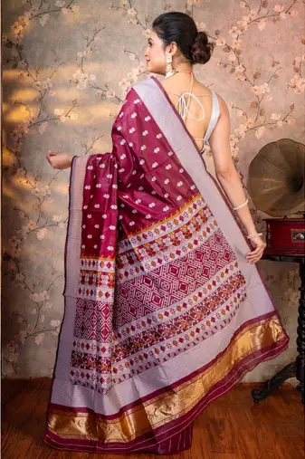 Magenta banarasi soft silk saree silver jaquard border with running blouse piece