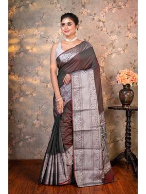 Grey dual tone  banarasi silk saree contrasting border and pallu with running blouse piece 2