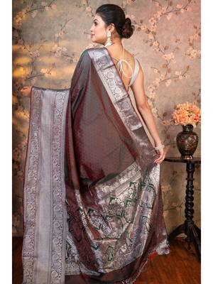 Grey dual tone  banarasi silk saree contrasting border and pallu with running blouse piece 3
