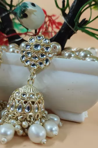   Traditional Jhumki Earrings For Wo  And Girls