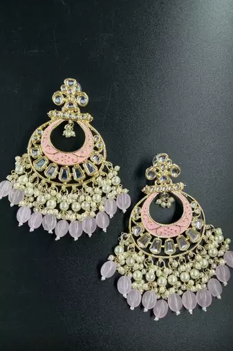   Traditional earrings for wo  and girls