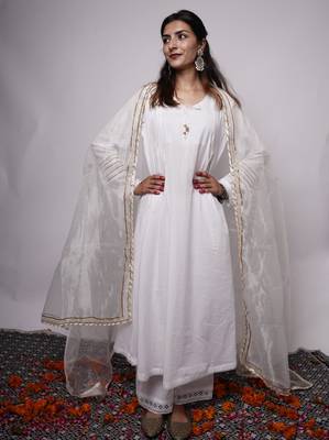 White Plain Cotton Kurti Wide Leg Pant Dupatta 1