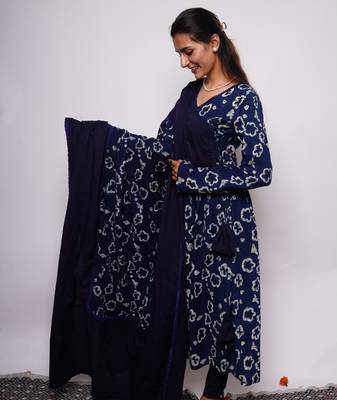 Indigo Printed Cotton Kurti Pant Dupatta 3