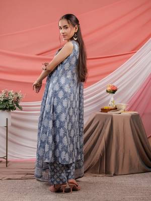  grey ethnic motifs cotton a-line kurta trouser & dupatta set 3